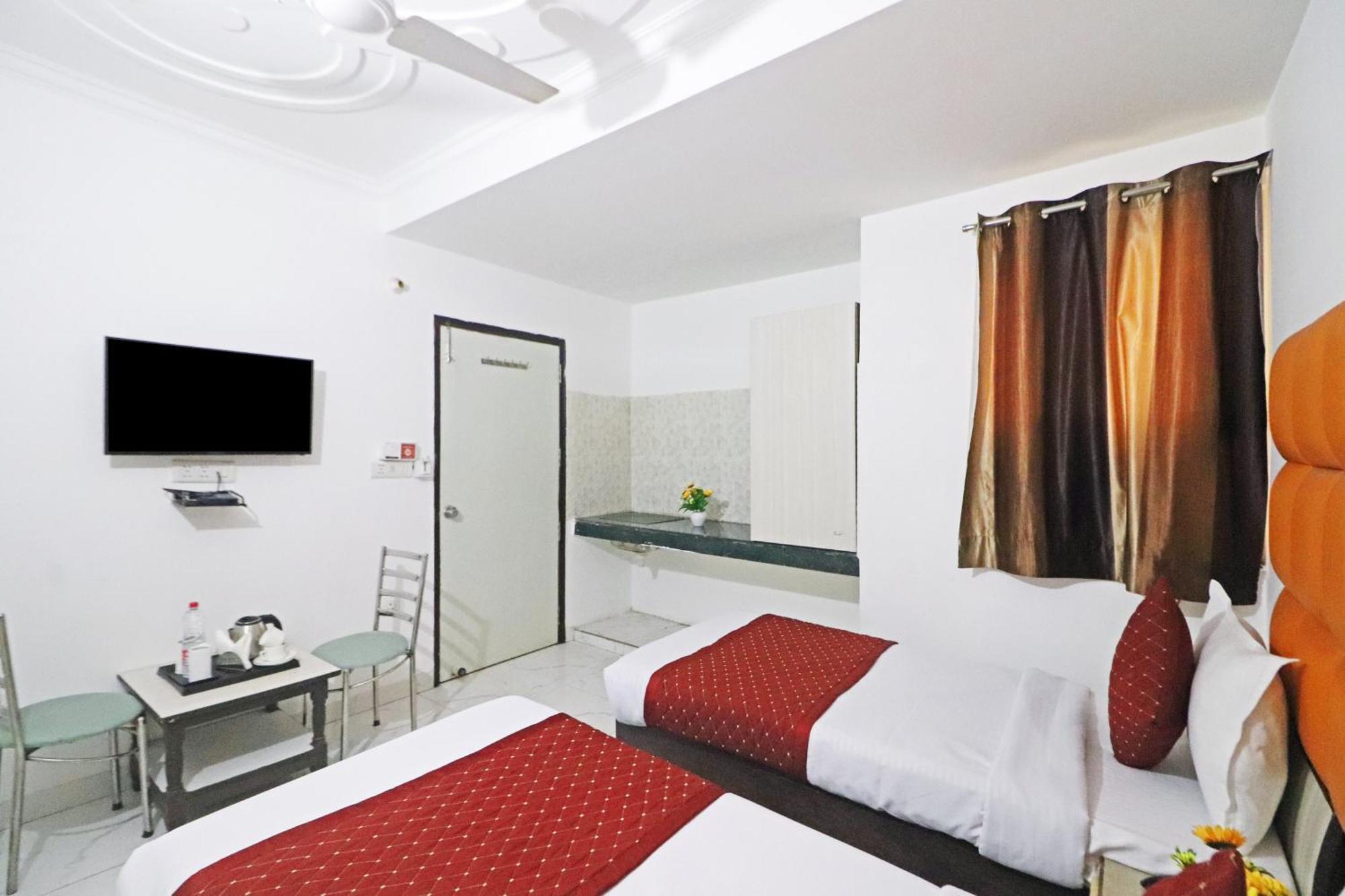 Clink Airport Stay -Нью-Дели Экстерьер фото